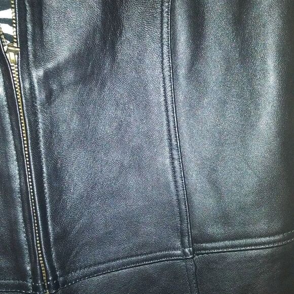 Black Leather Vest Soft & Smooth - Picture 3 of 6